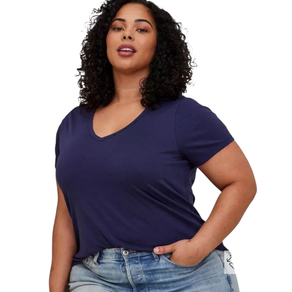 TorridPlus Size Classic Fit  Navy Blue V-Neck Short Sleeve Tee 2X - Picture 1 of 14